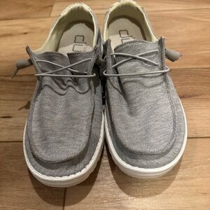 Women’s Hey Dude Gray Shoes 9